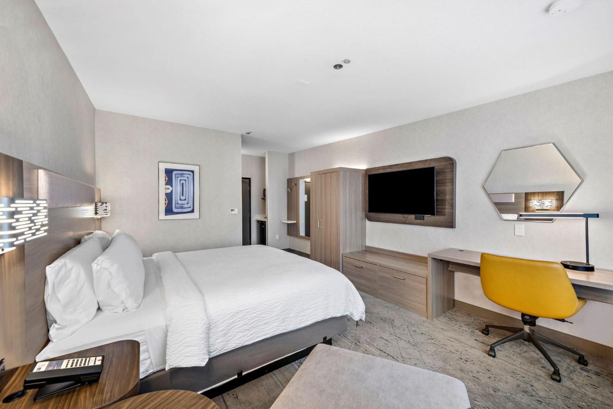 Express Near Sdsu By Ihg Hotel 3*