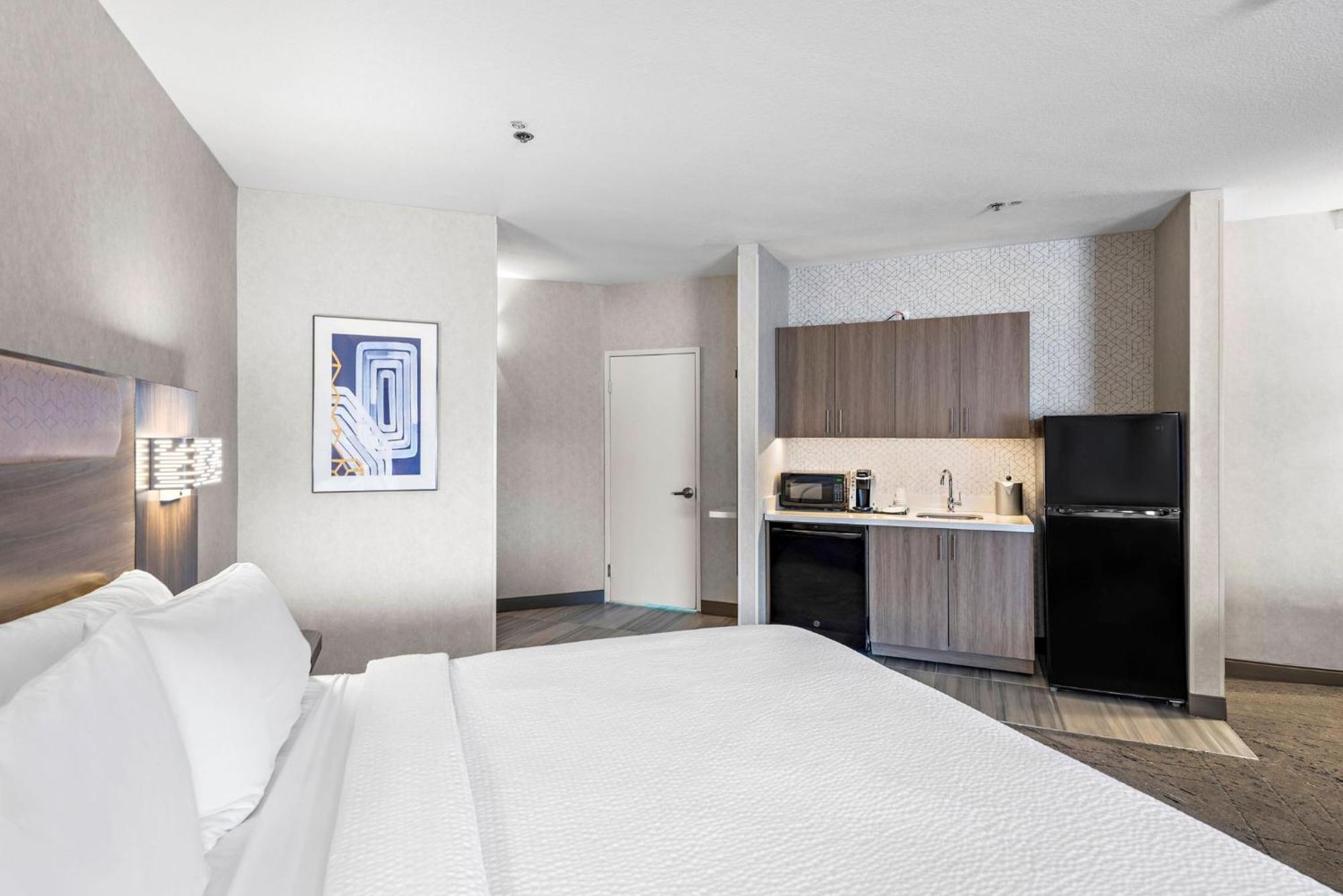 Express Near Sdsu By Ihg Hotel 3*